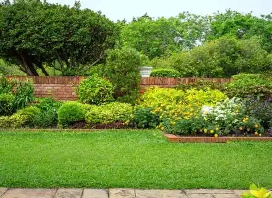 landscaping services West Farmington